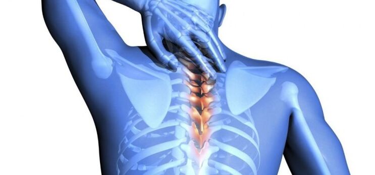 Spinal injuries are the cause of pain between the shoulder blades